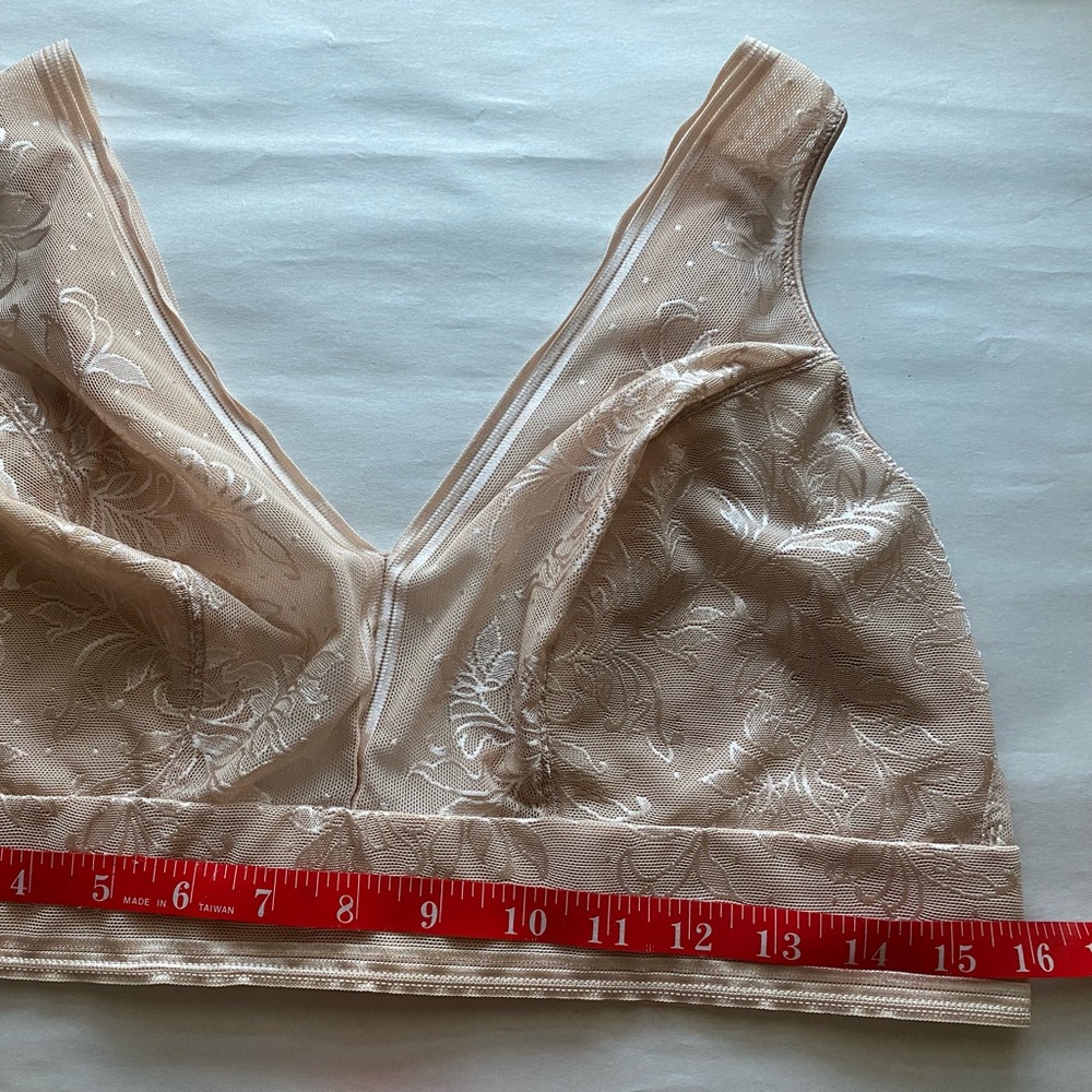Wacoal Nude Floral Lace Wireless Comfort Bralette